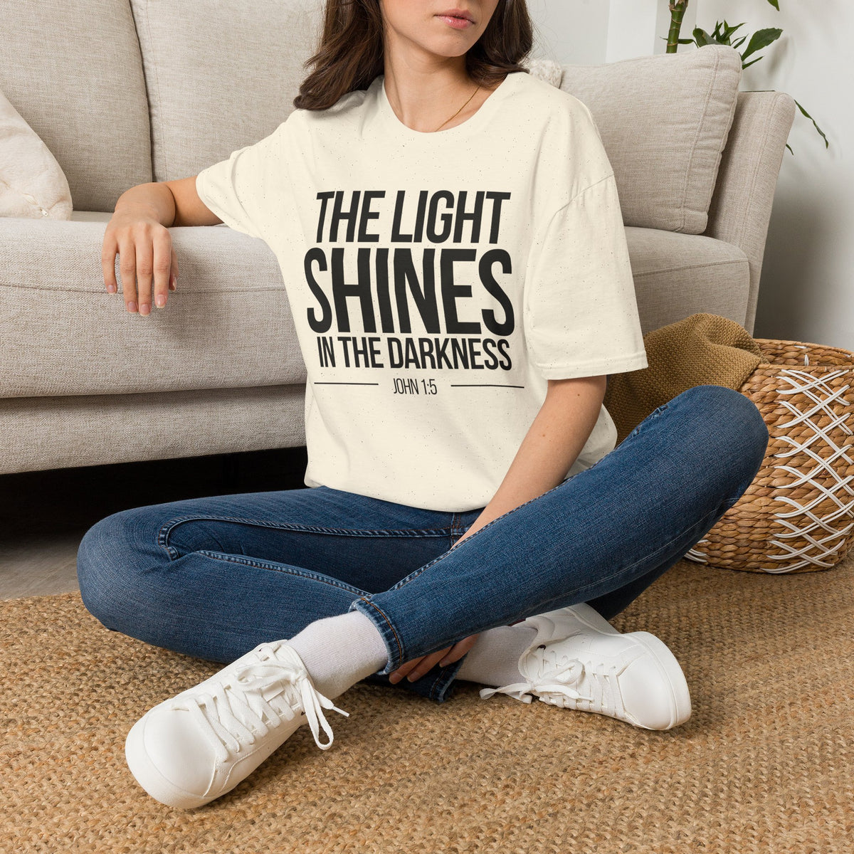 The Light Shines in the Darkness T-Shirt (Light) - CURVY