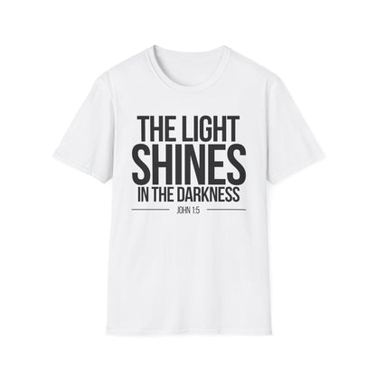 The Light Shines in the Darkness T-Shirt (Light) - CURVY